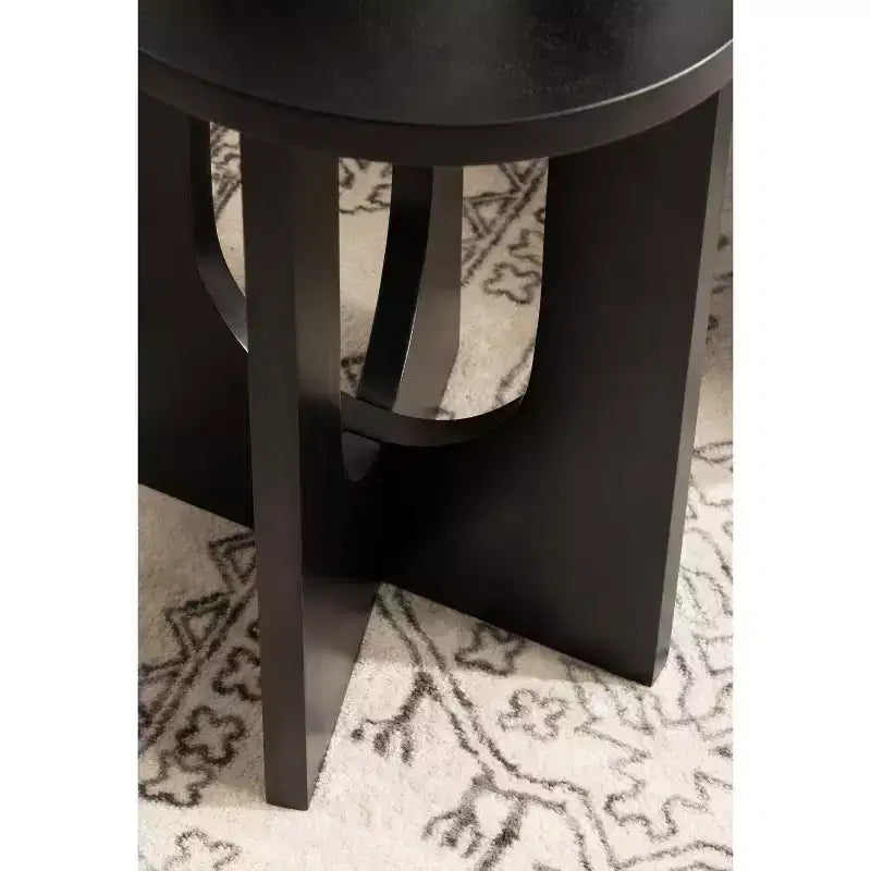 Tavolino ovale in legno con base geometrica