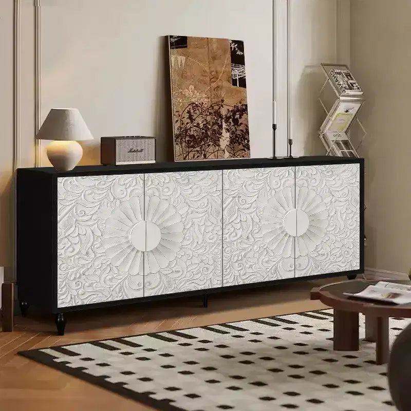 Credenza da cucina con ante intagliate a fiori, mobile multiuso con maniglie in metallo per ingresso e soggiorno