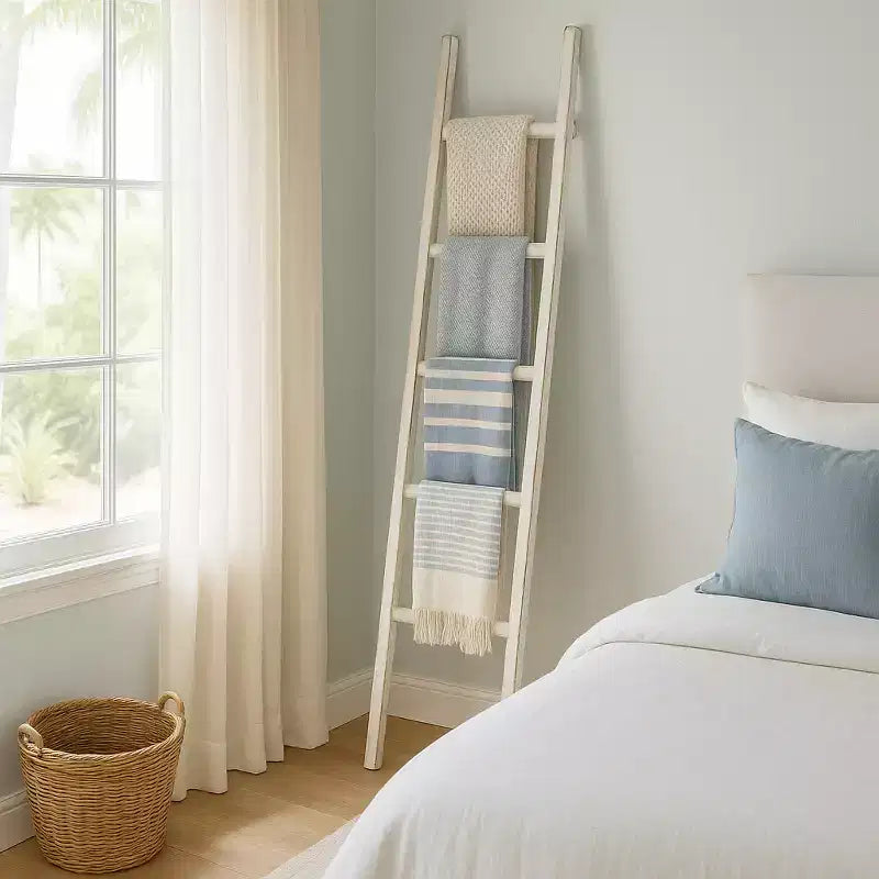 Scala Decorativa in Legno con Ganci – Porta Coperte e Asciugamani per Camera da Letto o Soggiorno