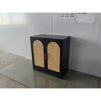 Credenza in rattan con 2 ante e ripiano fisso