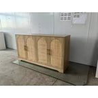 Credenza in rattan con 2 ante e ripiano fisso