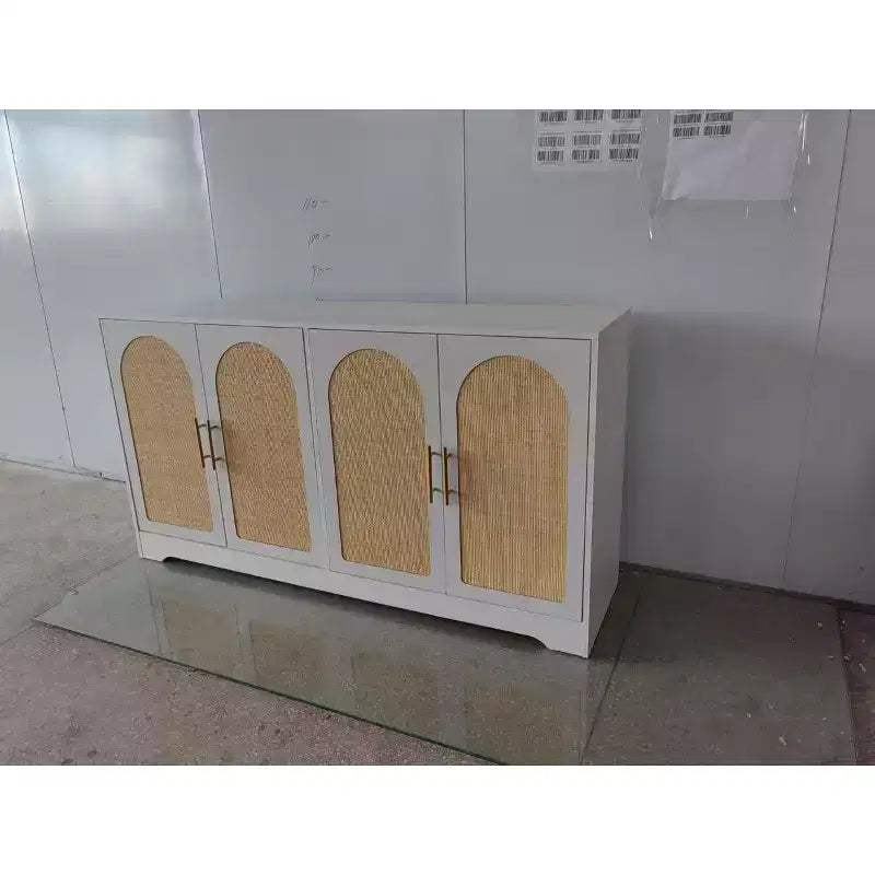 Credenza in rattan con 2 ante e ripiano fisso
