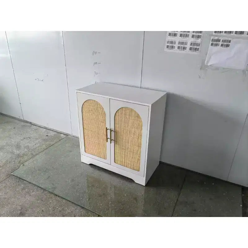 Credenza in rattan con 2 ante e ripiano fisso