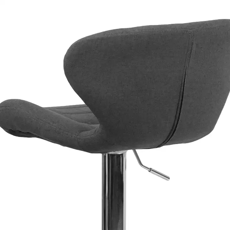 Sgabello da bar contemporaneo ad altezza regolabile con schienale curvo e base cromata