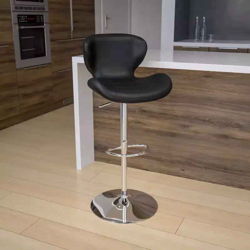 Sgabello da bar contemporaneo ad altezza regolabile con schienale curvo e base cromata