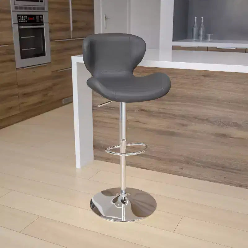 Sgabello da bar contemporaneo ad altezza regolabile con schienale curvo e base cromata