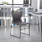 Sedia impilabile con supporto lombare e struttura in metallo