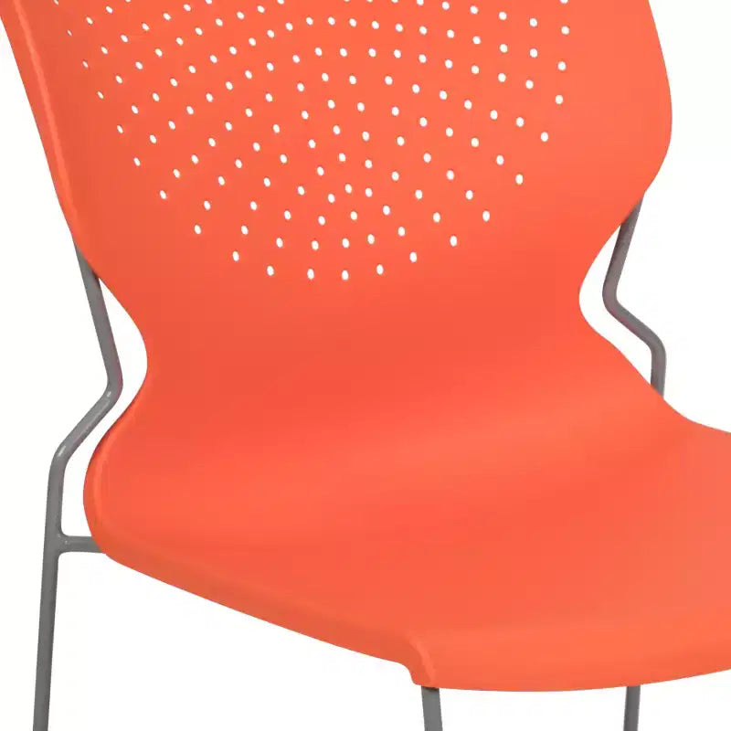 Sedia impilabile con supporto lombare e struttura in metallo